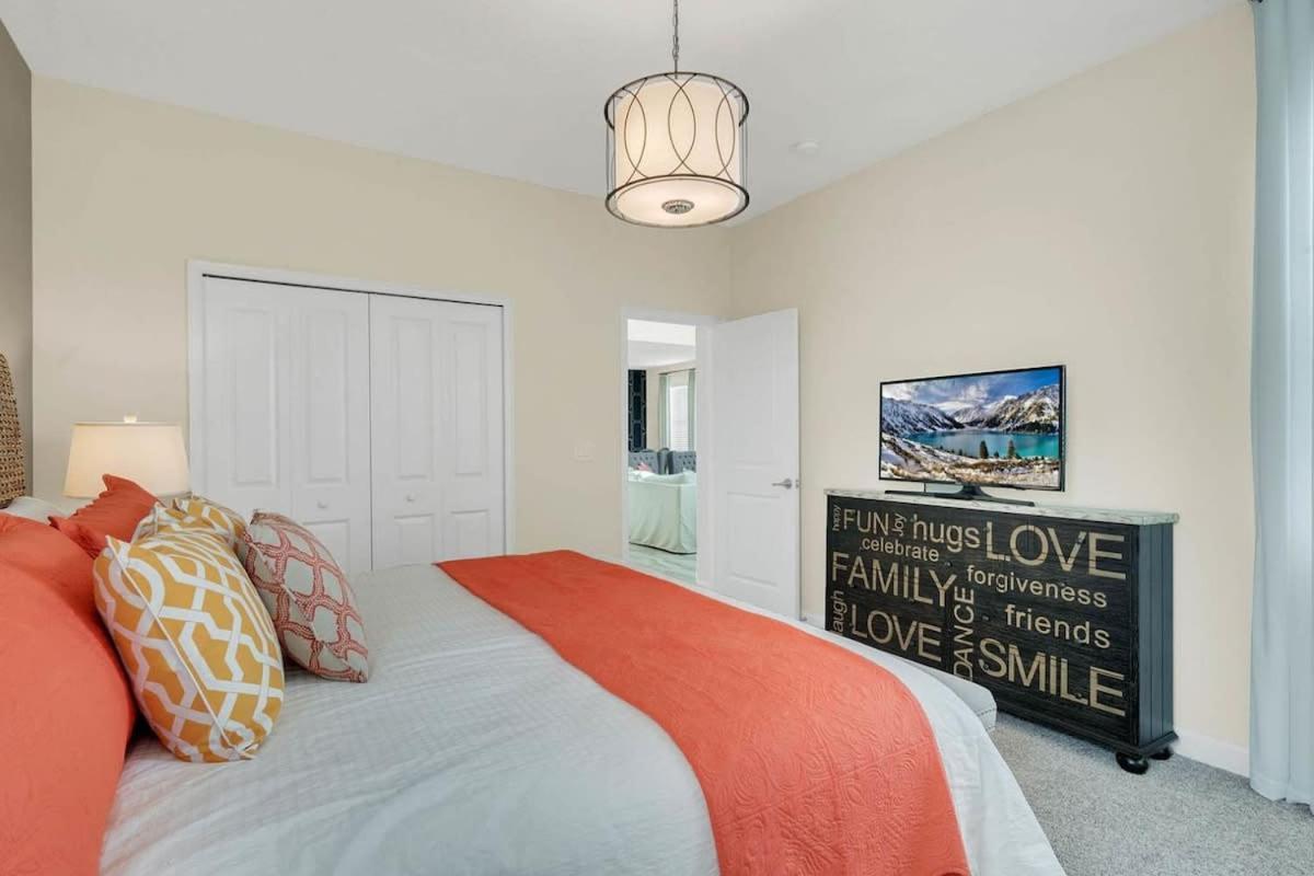 Five Bedrooms Single Family 4759 基西米 外观 照片